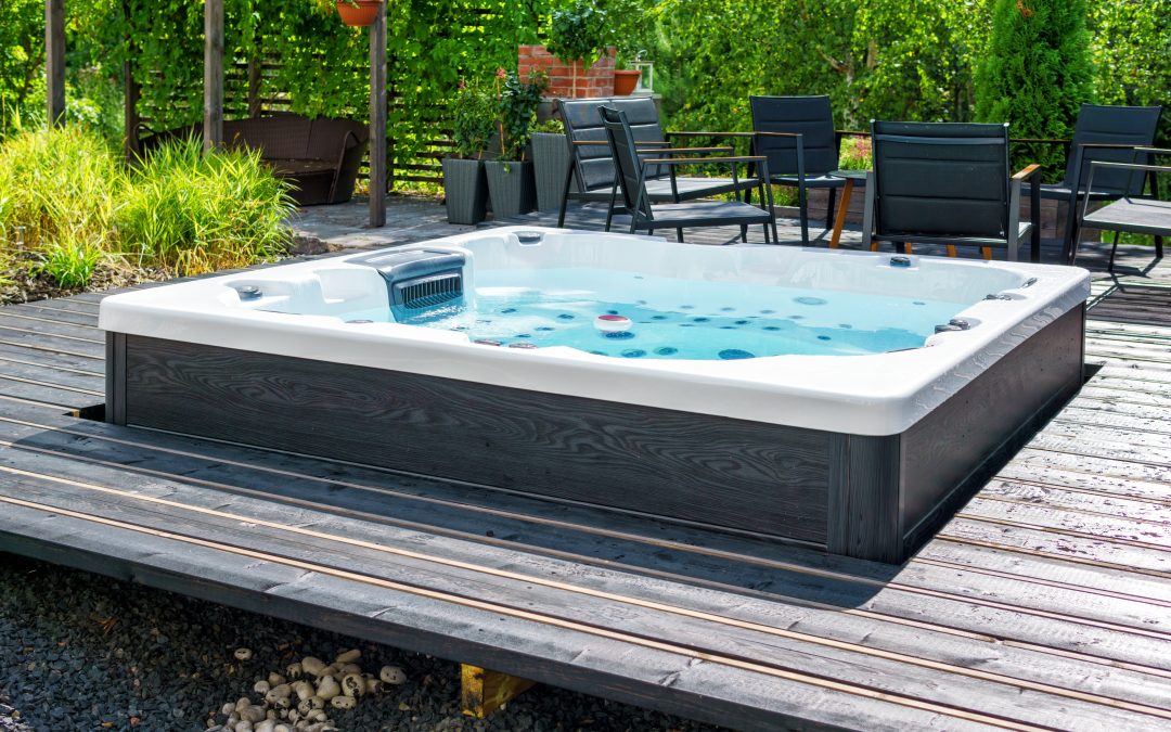 10 Creative Hot Tub Design Ideas for Your Sioux Falls Backyard